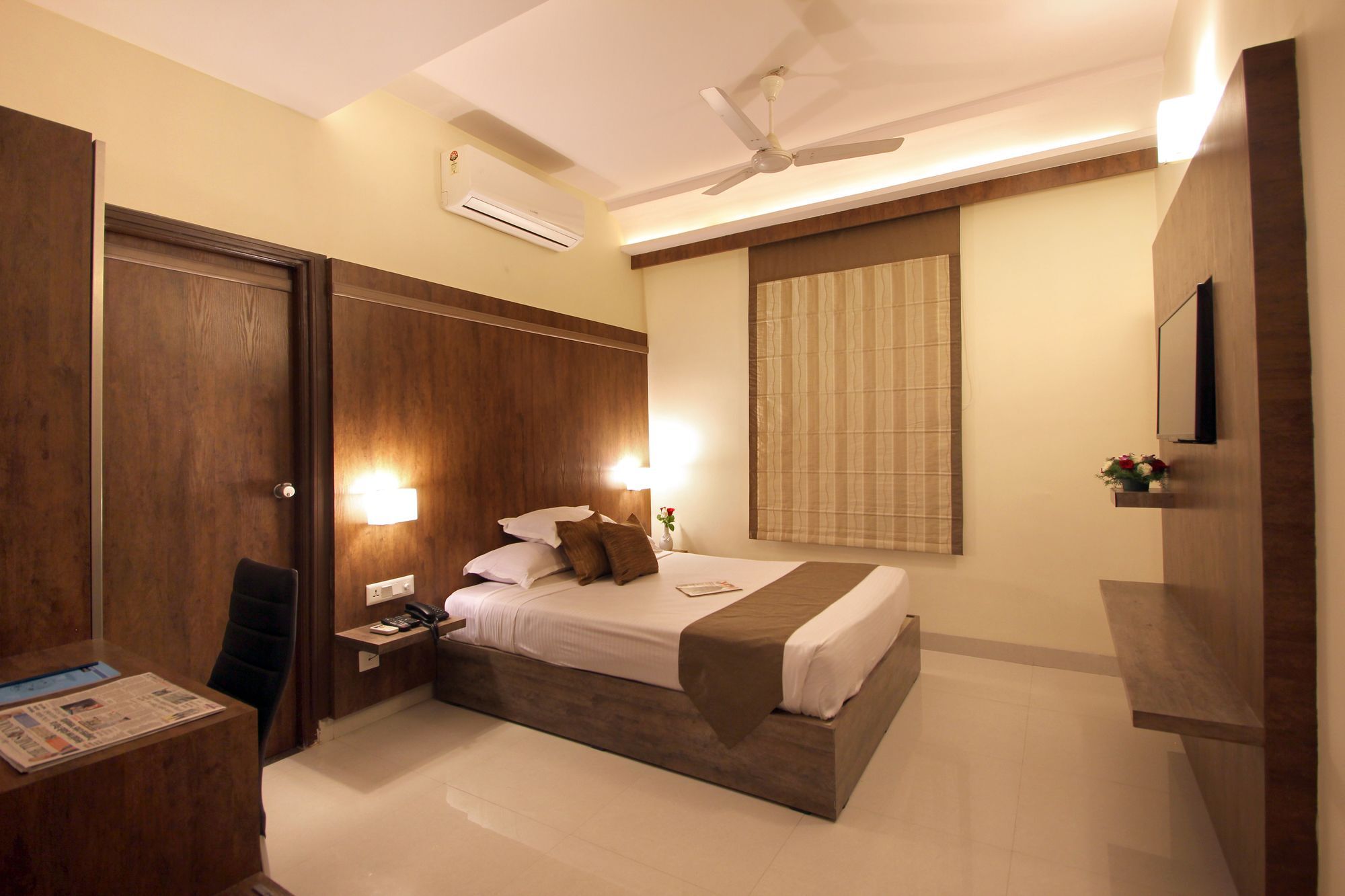 Fabhotel Arastu Plaza - Nr Nampally Railway Station